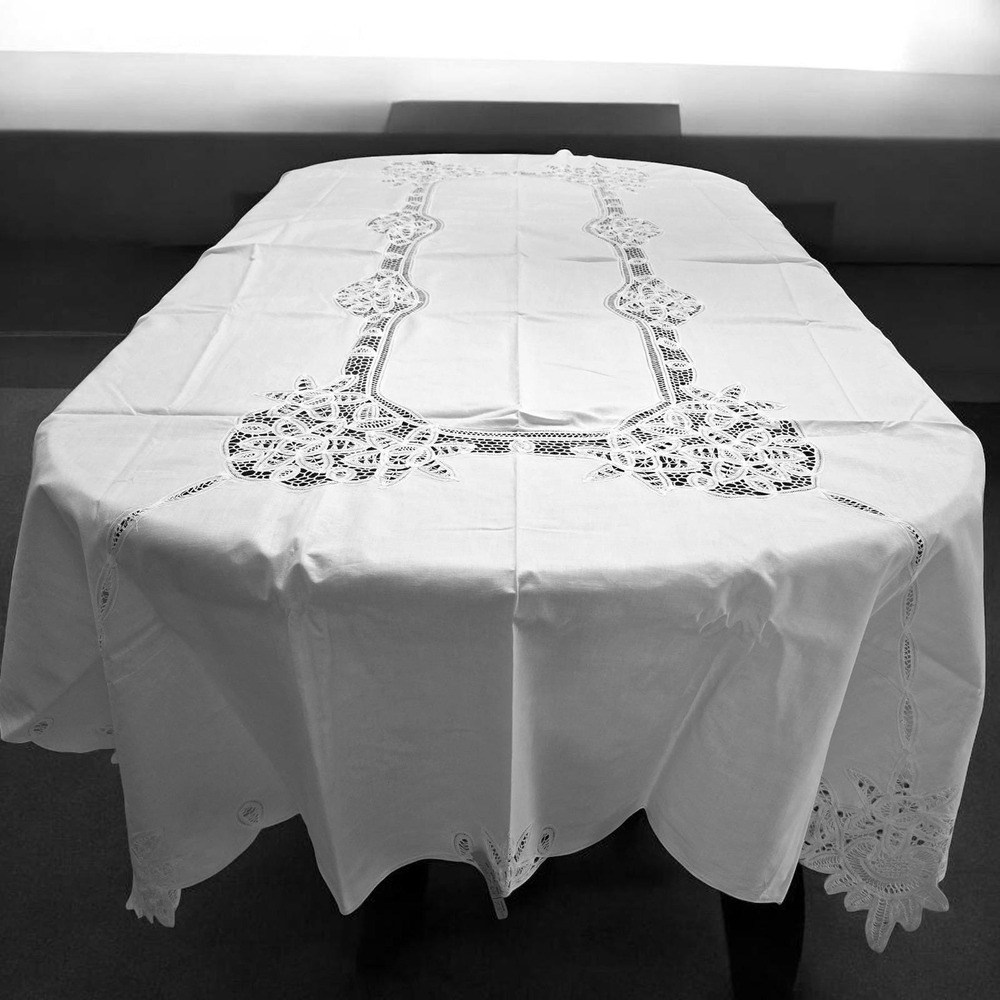 Vintage White Linen Battenberg Lace Tablecloth Rectangular 100x64 Cutwork Floral